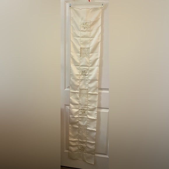 NEW Beautiful brand new Asian inspired table runner CR1. New pictures! - Picture 4 of 6